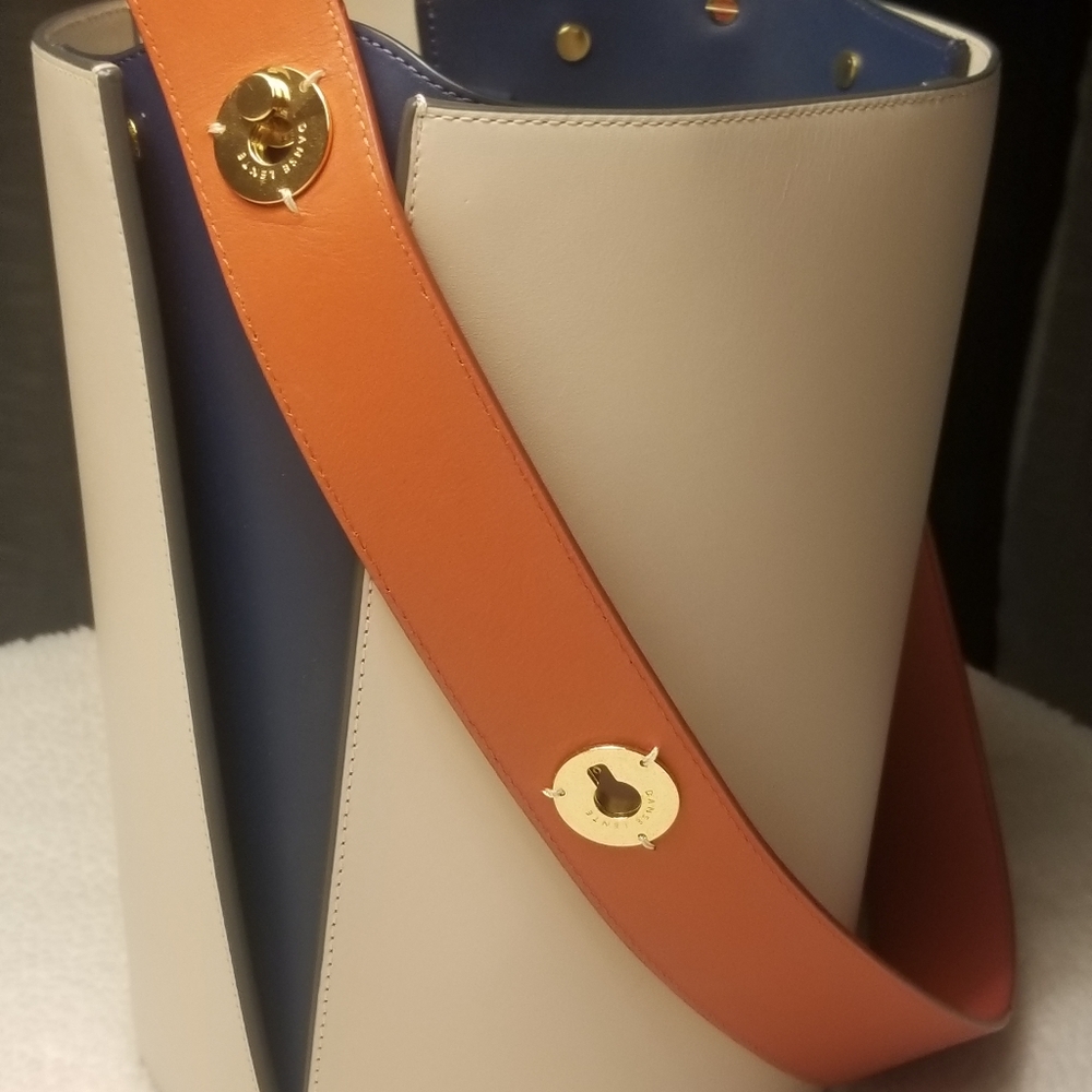 Danse Lente color-locked bucket bag.